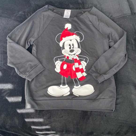 Disney Tops - Disney Santa Mickey Light sweatshirt